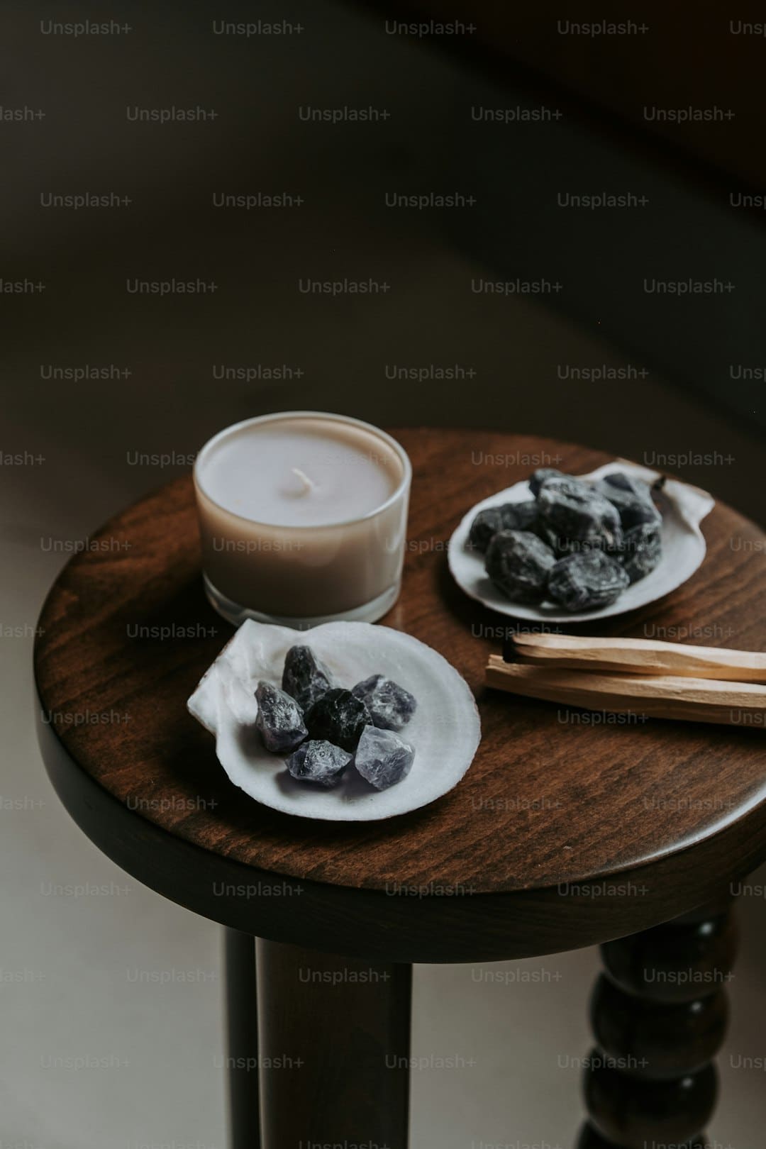《白玫瑰》甄妮是林然吗 甄妮是然然吗?